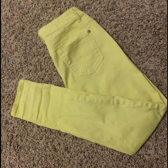 Celebrity Pink size 5 yellow jeggings - Picture 1 of 4